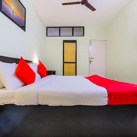 Oyo 24761 All Seasons Guest House มัดกอน ภายนอก รูปภาพ