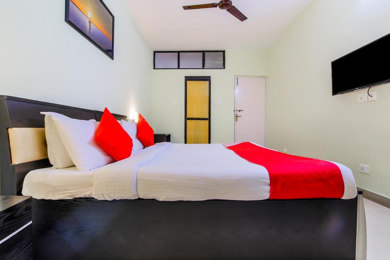 Oyo 24761 All Seasons Guest House มัดกอน ภายนอก รูปภาพ