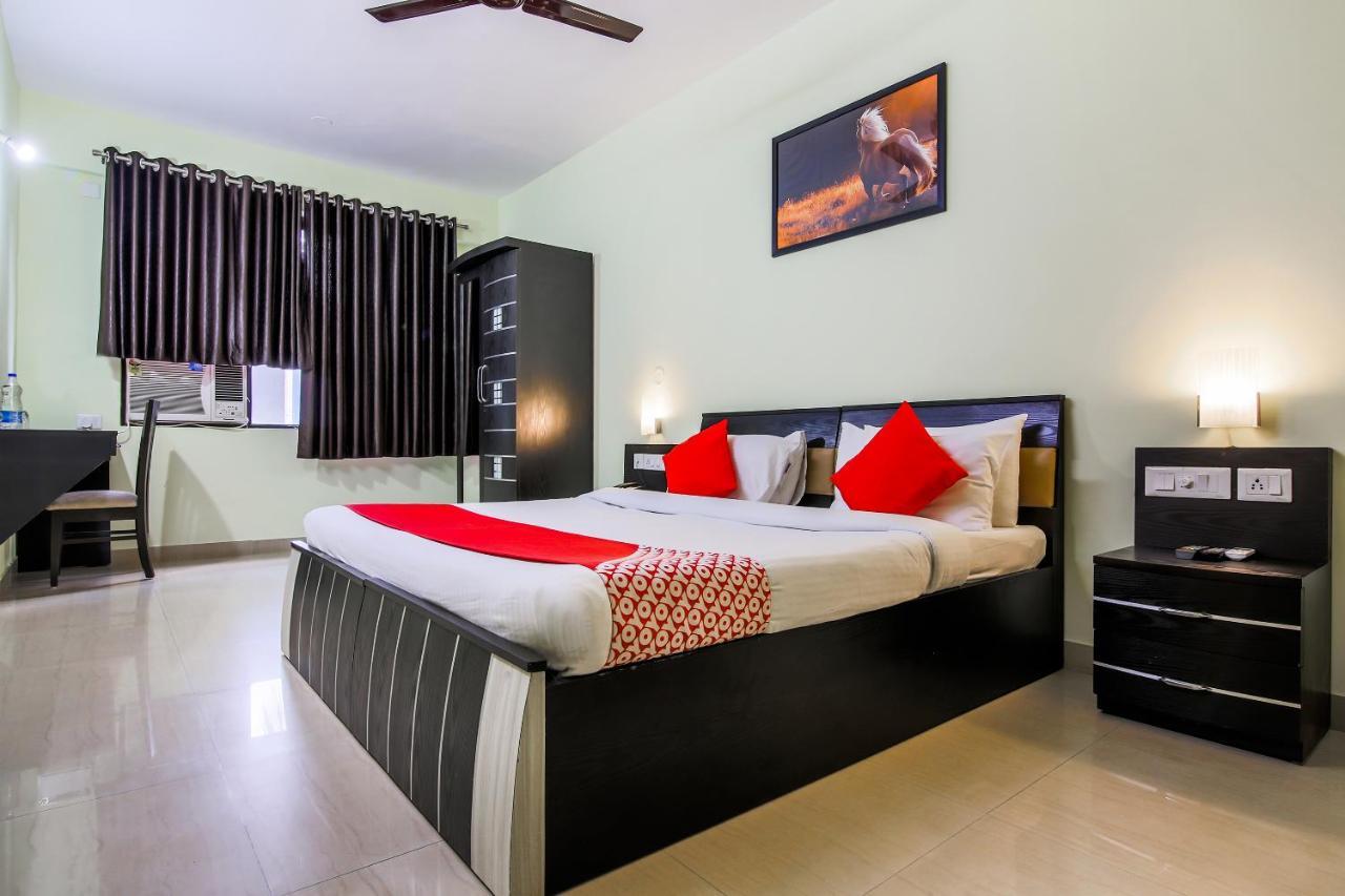 Oyo 24761 All Seasons Guest House มัดกอน ภายนอก รูปภาพ