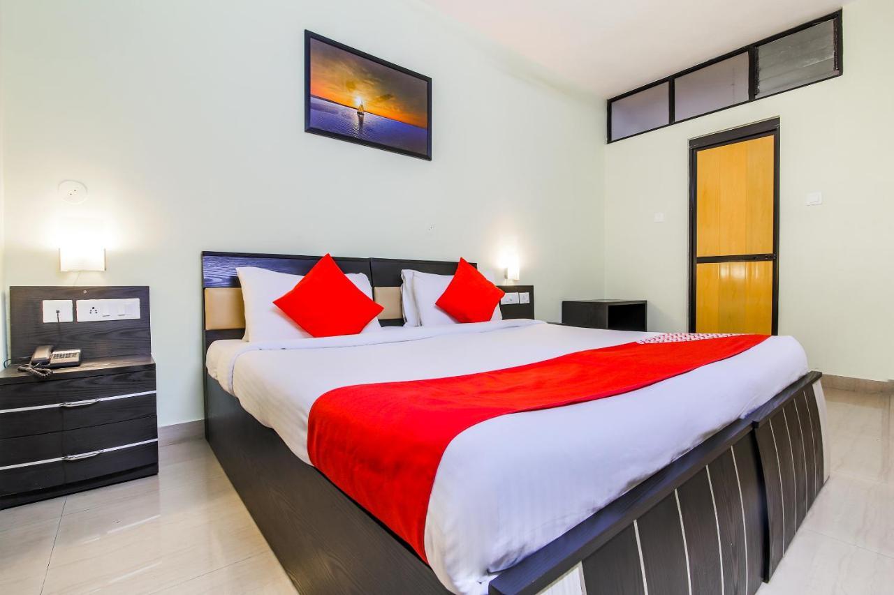 Oyo 24761 All Seasons Guest House มัดกอน ภายนอก รูปภาพ