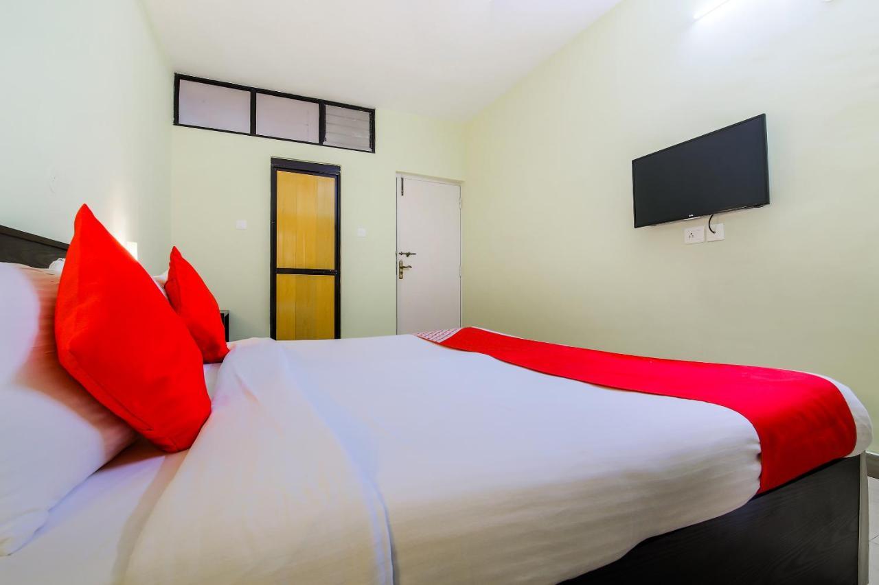Oyo 24761 All Seasons Guest House มัดกอน ภายนอก รูปภาพ
