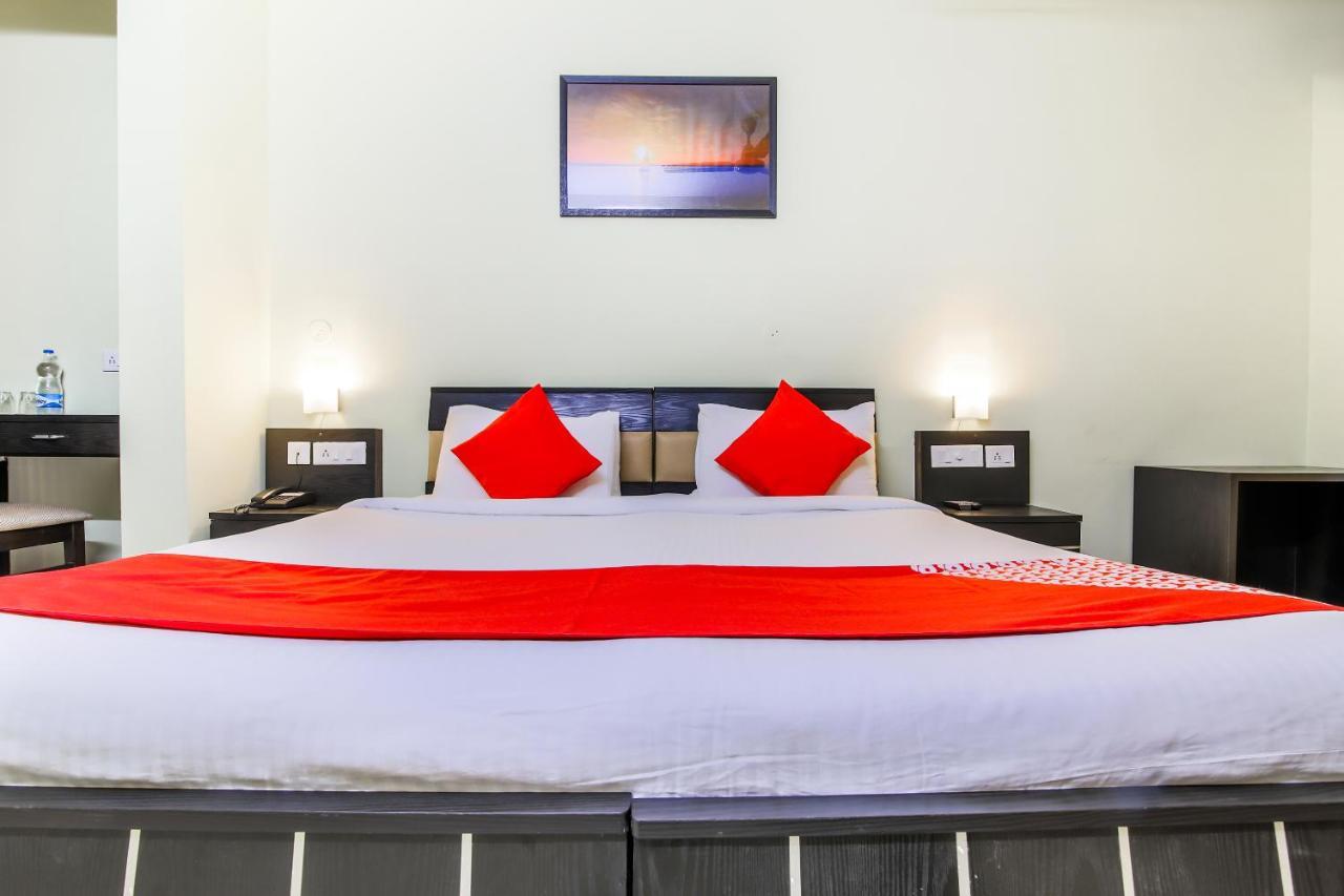 Oyo 24761 All Seasons Guest House มัดกอน ภายนอก รูปภาพ
