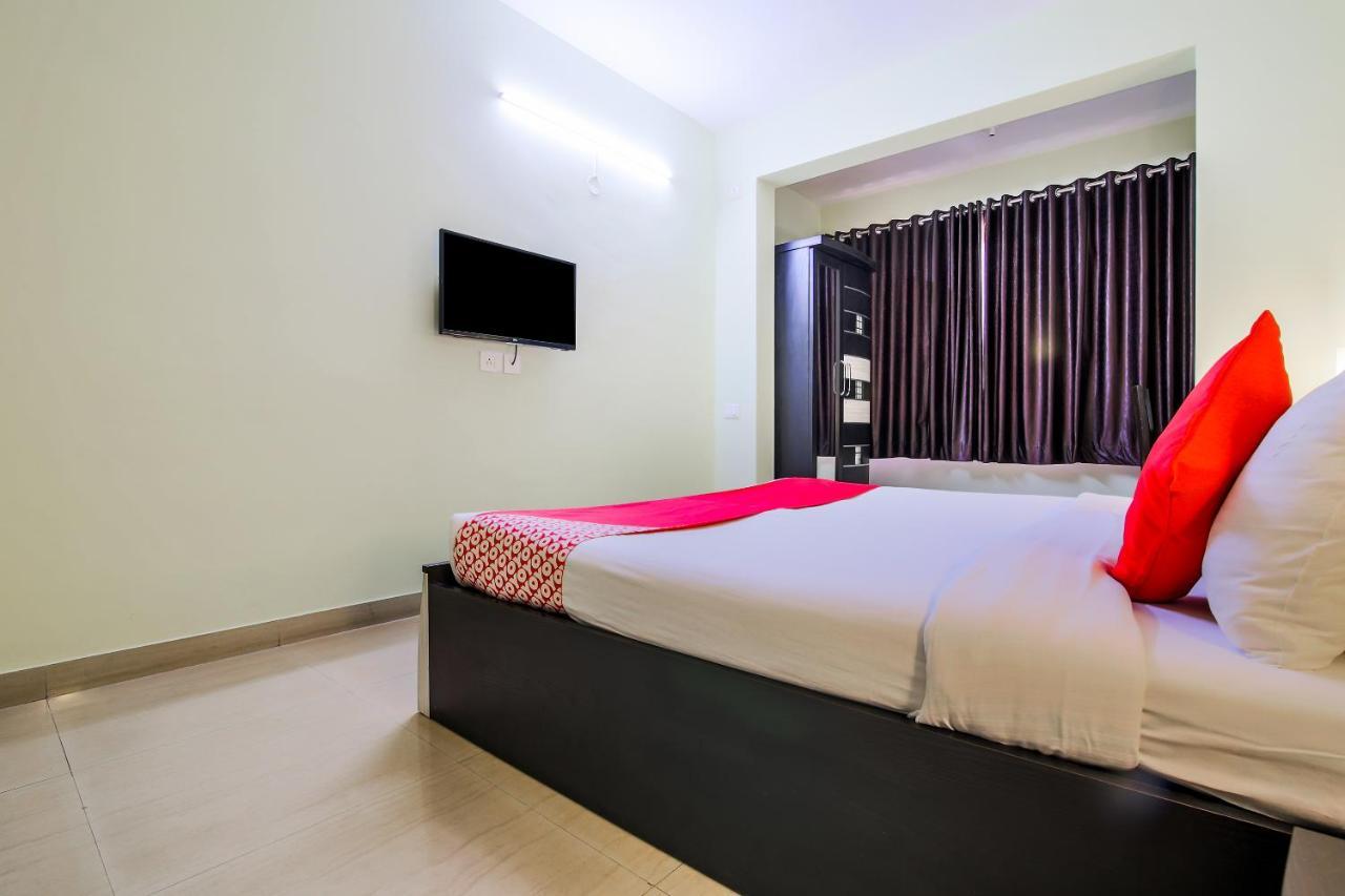 Oyo 24761 All Seasons Guest House มัดกอน ภายนอก รูปภาพ