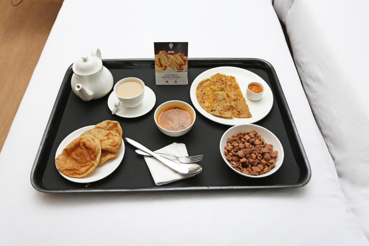 Oyo 24761 All Seasons Guest House มัดกอน ภายนอก รูปภาพ